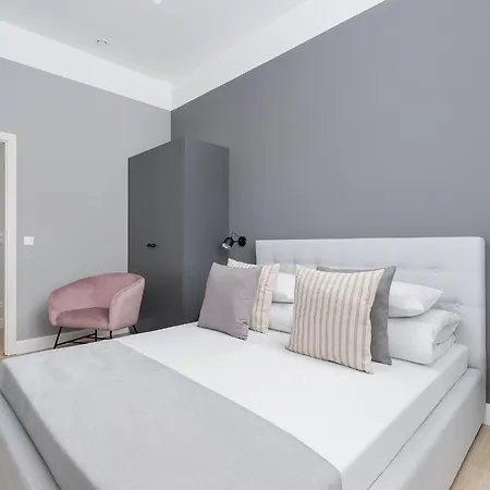 4 Bedroom Apartment - Main Square Krakow Exterior photo